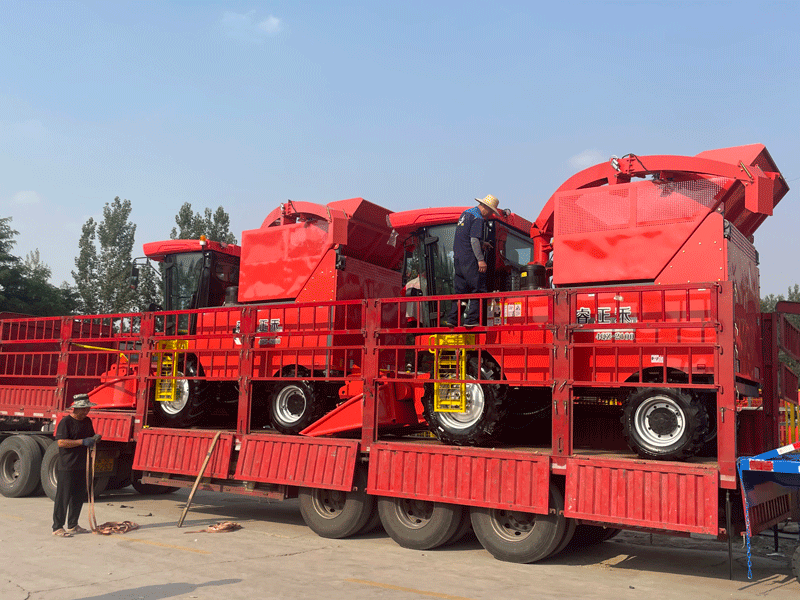 पीक सीजन आ रहा है, और साइलेज मशीनों की शिपमेंट निर्धारित है! पीक सीजन आ रहा है, और साइलेज मशीनों की शिपमेंट निर्धारित है!